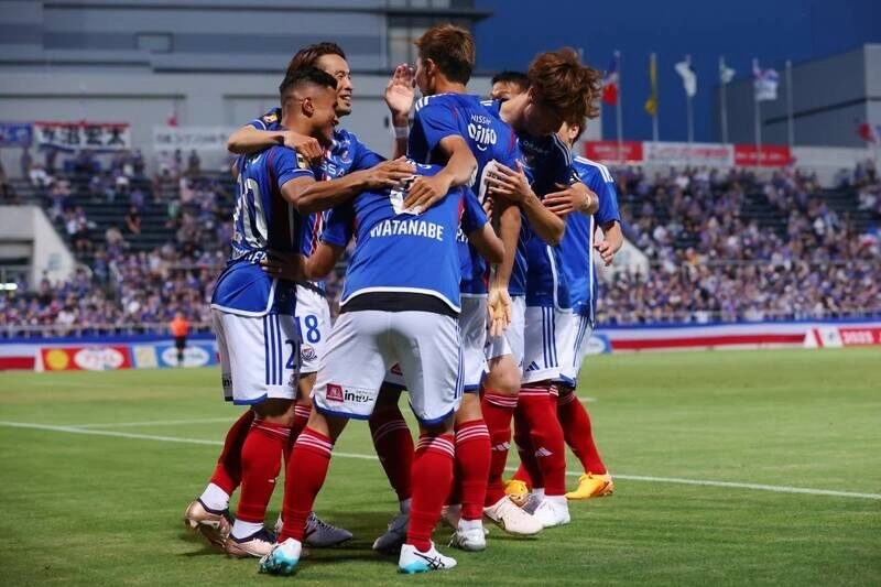 Toyama vs Yokohama FC - Cạnh tranh quyết liệt